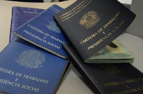 Aumenta o número de pessoas que desistiram de buscar emprego