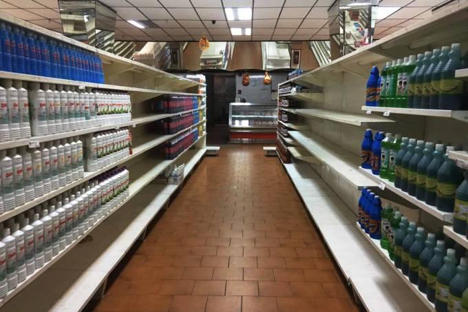Venezuela prende 34 gerentes de supermercados por aumento de preços