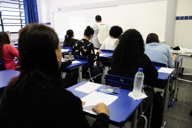 Concursos abrem vagas com salários de até R$ 8,7 mil