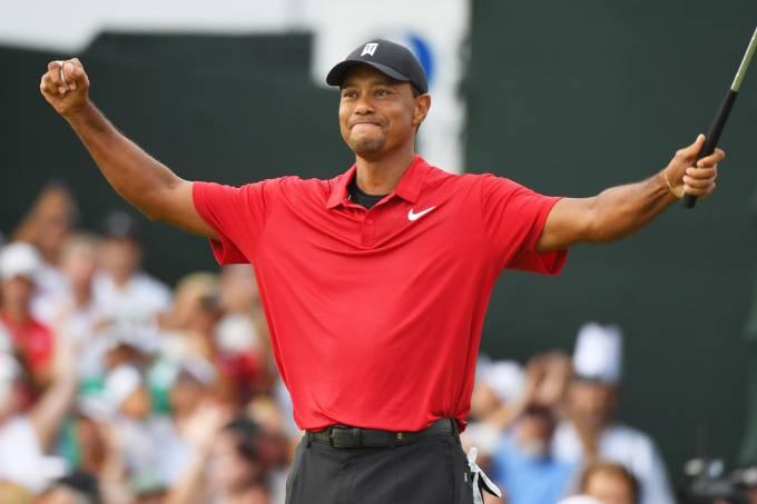 Golfe: Tiger Woods volta a ganhar um título após 5 anos