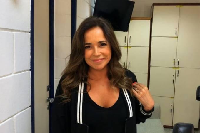 Daniela Mercury desafia Anitta a participar do #EleNão