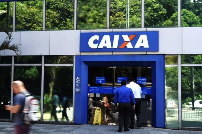 Caixa e BB cortam 21,2 mil empregados