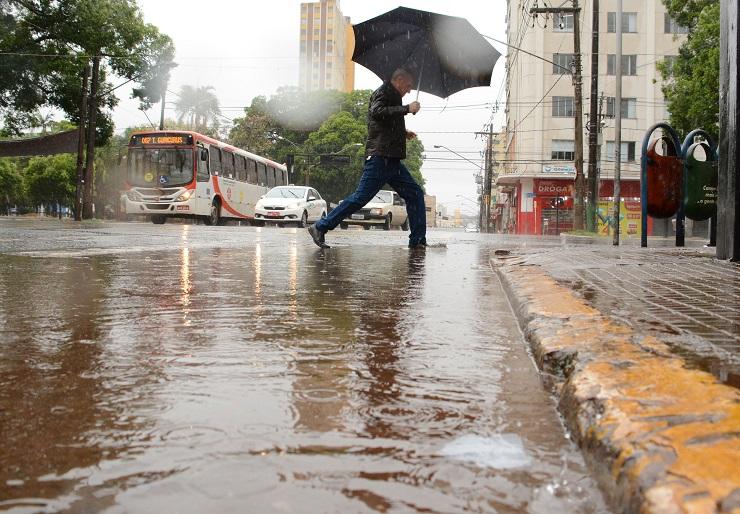 Dez cidades e Capital ultrapassam esperado de chuvas para setembro
