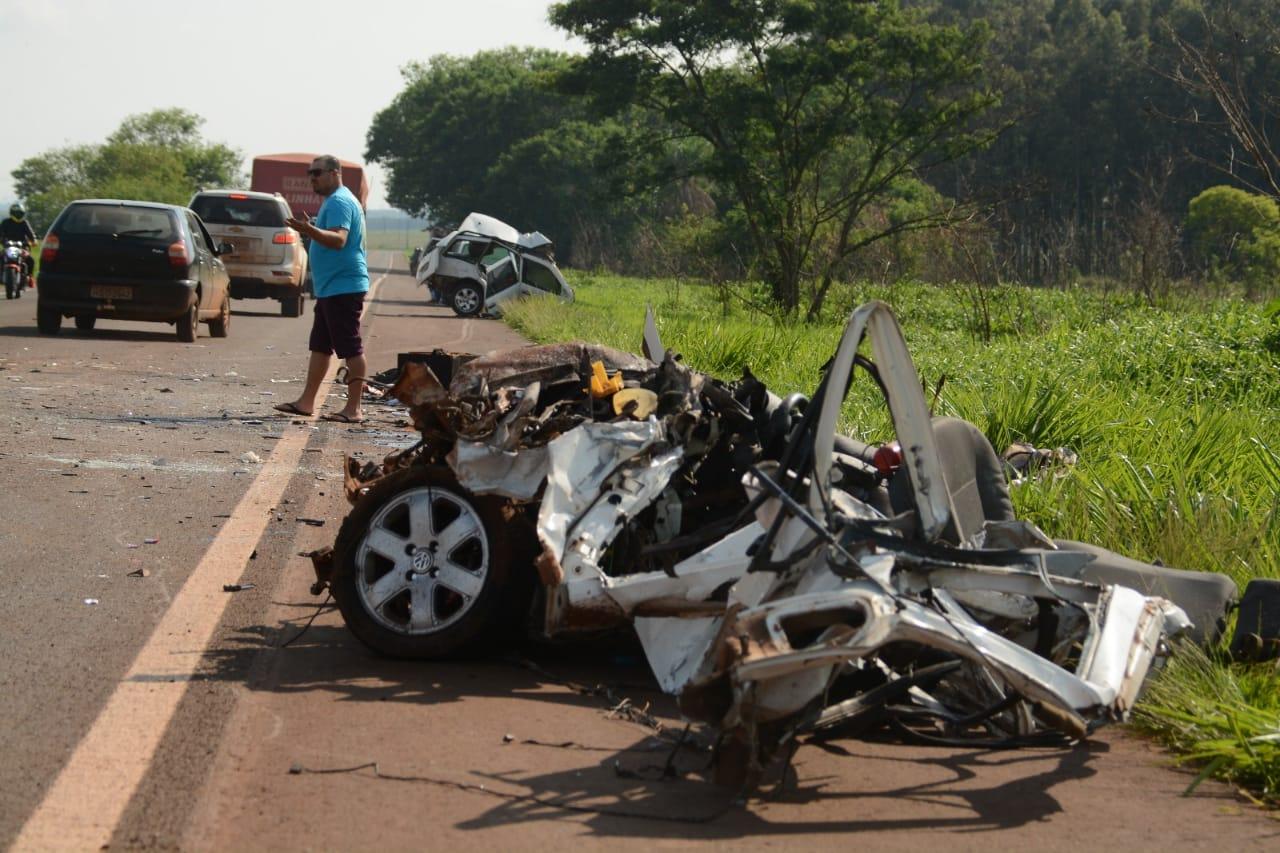 Motorista de Parati morre após colidir com carreta na BR-060