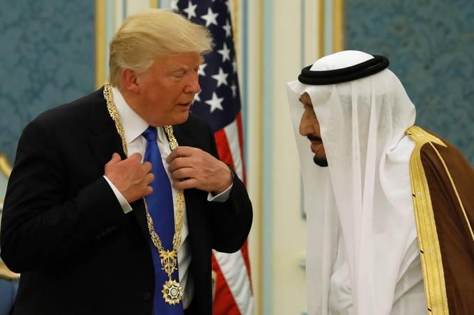 Rei saudita diz a Trump não saber o que aconteceu a jornalista na Turquia