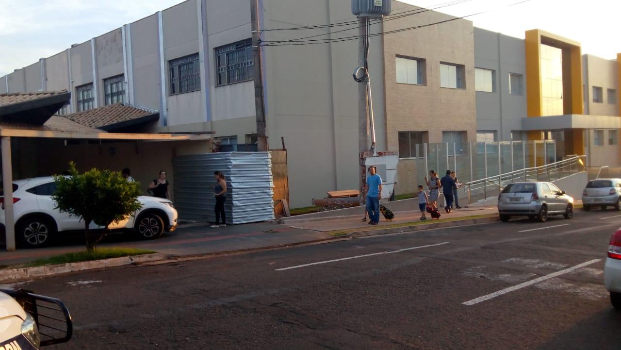 Menino carregava pistola e contou estar armado a amigos