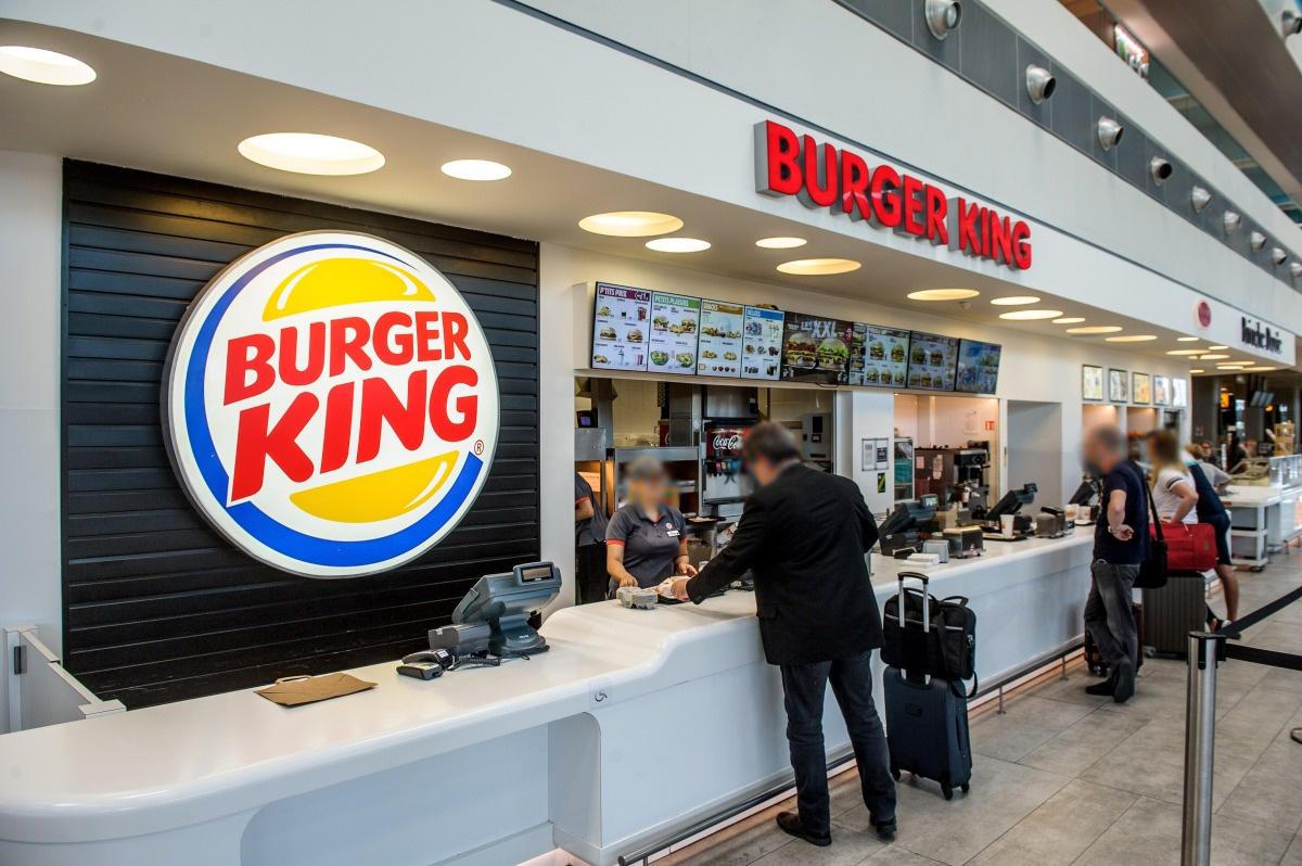 Discriminação: Burger King pagará R$ 24 mil por abordagem racista de segurança
