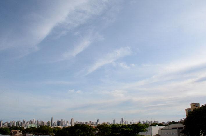 Feriado começa com tempo nublado e pode chover em MS