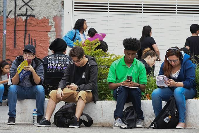Alunos chegam mais cedo para fazer Enem