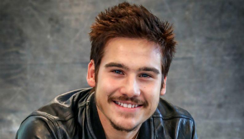 Nicolas Prattes desmaiou ao gravar filme de terror: ‘Personagem denso’
