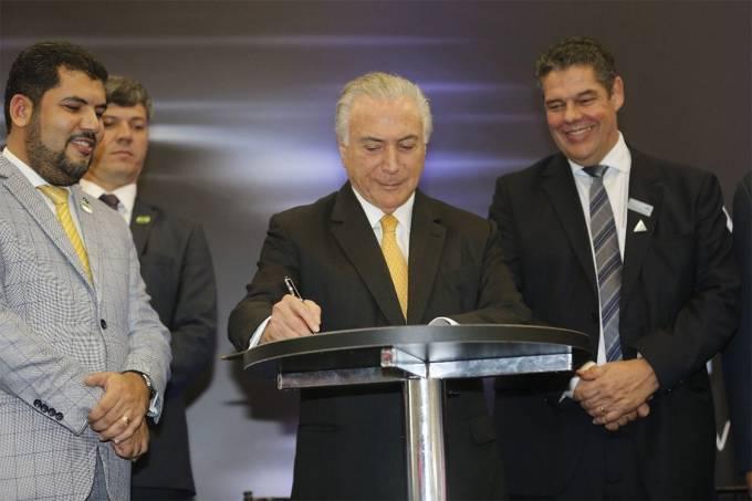 Temer sanciona novo regime automotivo