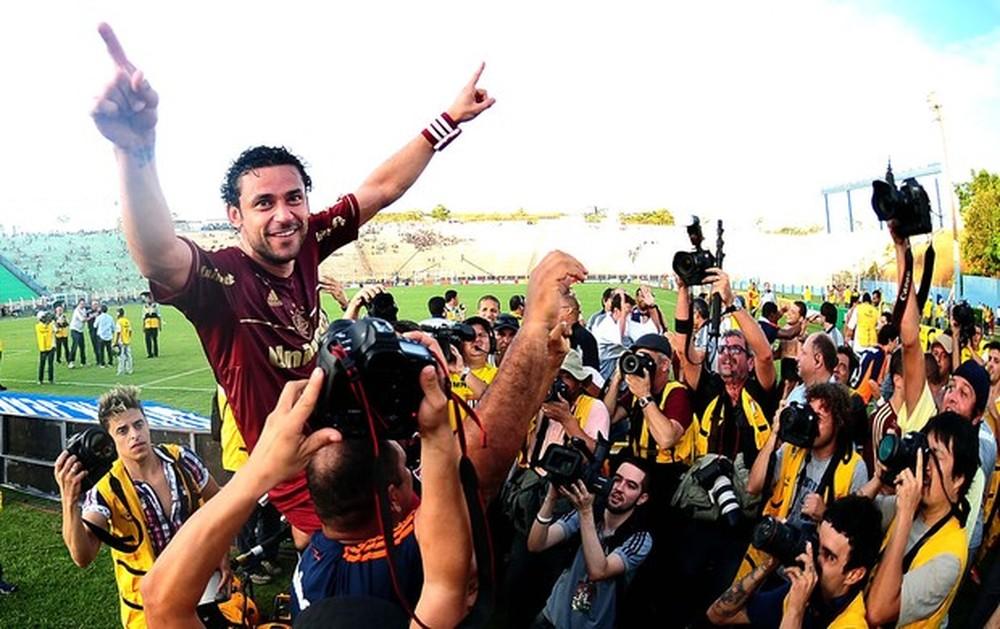 Mão na taça x risco de queda: Flu e Palmeiras invertem papéis no Brasileirão
