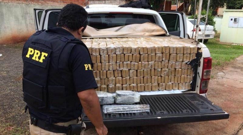 Casal é preso com mais de 1 tonelada de maconha