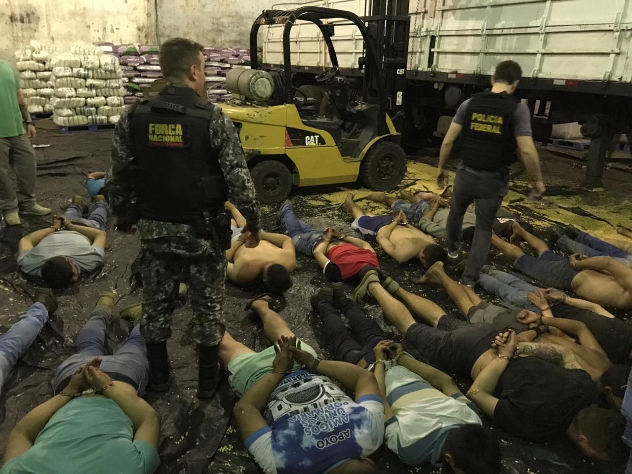 PF faz maior apreensão de maconha do ano e prende 19 em flagrante