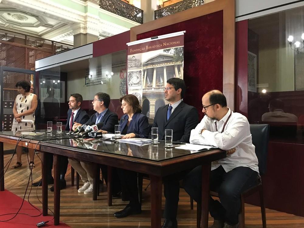 Itaú devolve obras roubadas da Biblioteca Nacional