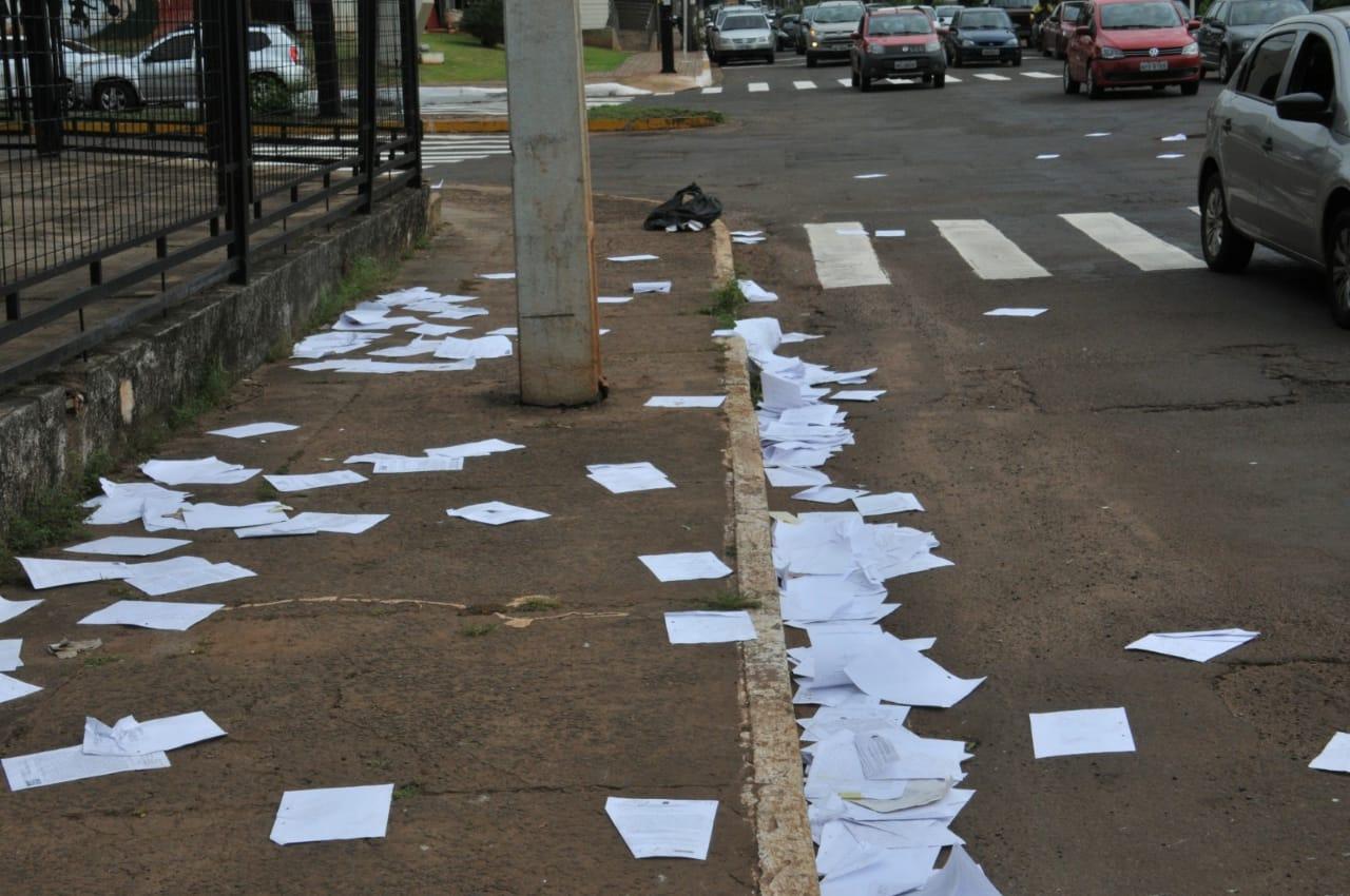 Documentos jogados na rua eram apenas cópias, diz PF