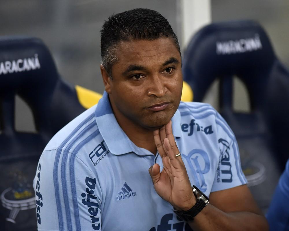 Fluminense mapeia mercado em busca de técnico e debate nomes de Dorival, Roger, Jair e Kleina