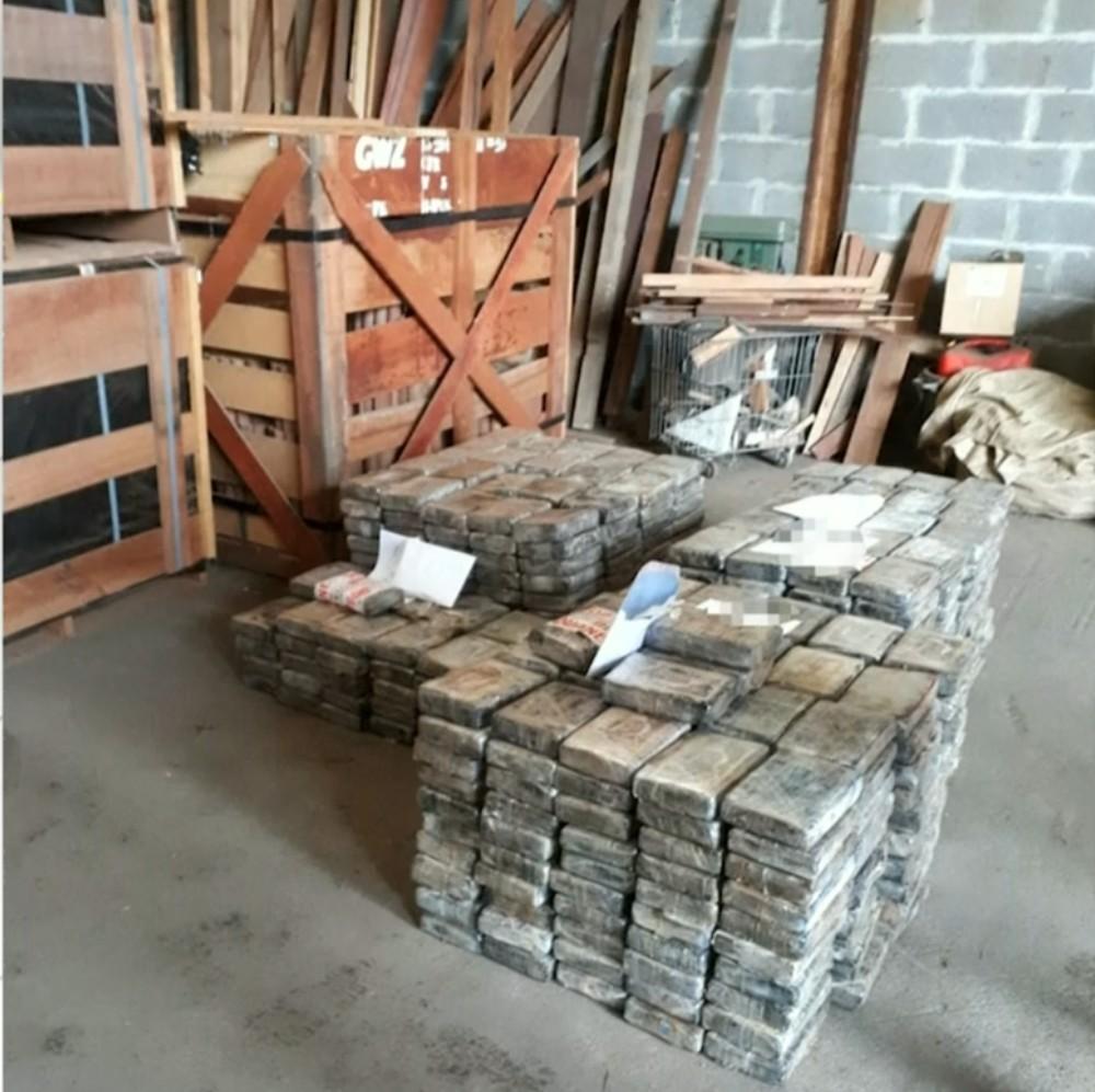 Carga milionária de 1,6 tonelada de cocaína é apreendida no norte da França