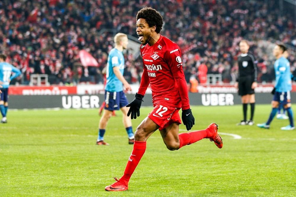 Luiz Adriano nega conversas com o Inter e diz que fica no Spartak: 