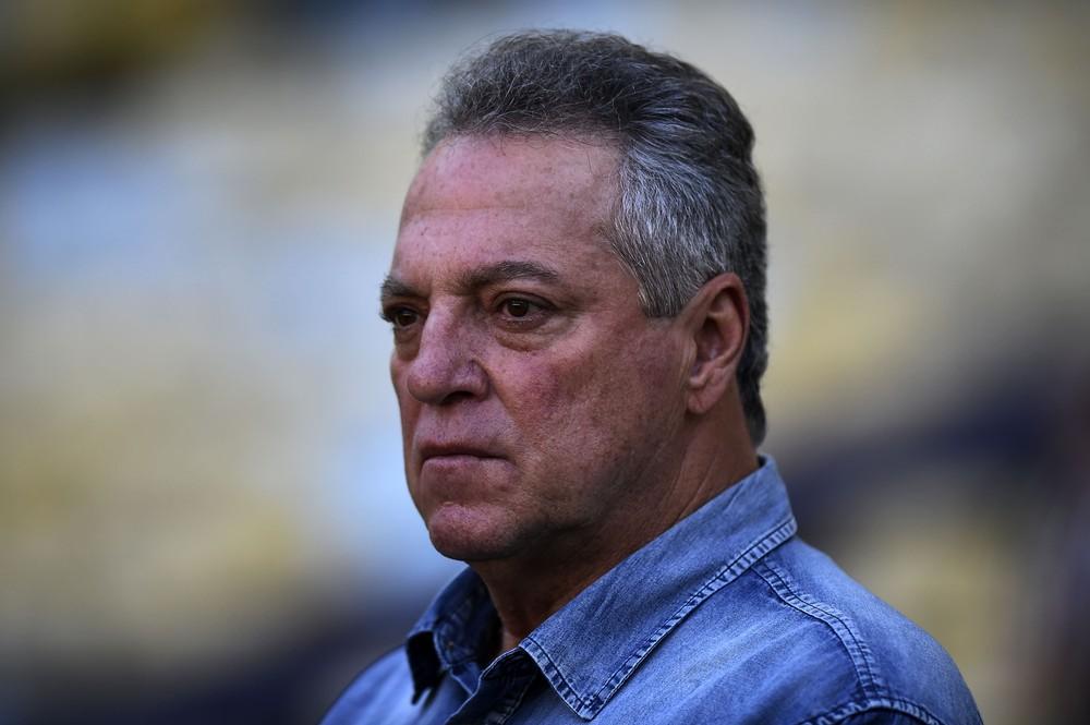 Landim confirma acordo com Abel Braga e diz que já avalia reforços com novo técnico do Flamengo