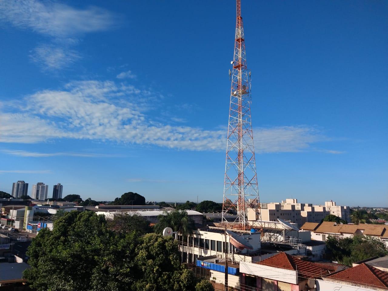 Sábado será de calor com pancadas de chuva à tarde