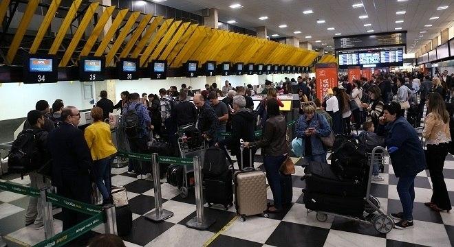 Passageiros com destino a Cumbica enfrentam atrasos