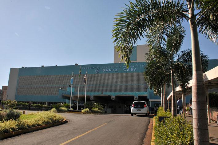 Santa Casa paga só 60% do 13º dos funcionários