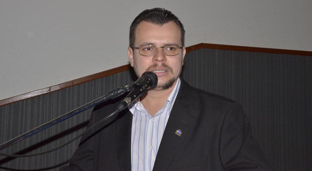 Ex-prefeito de Jardim não aparece na transição do cargo