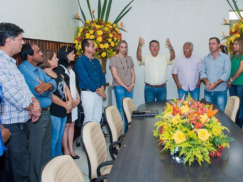 Prefeito Nildo anuncia em rede social sua equipe de secretários