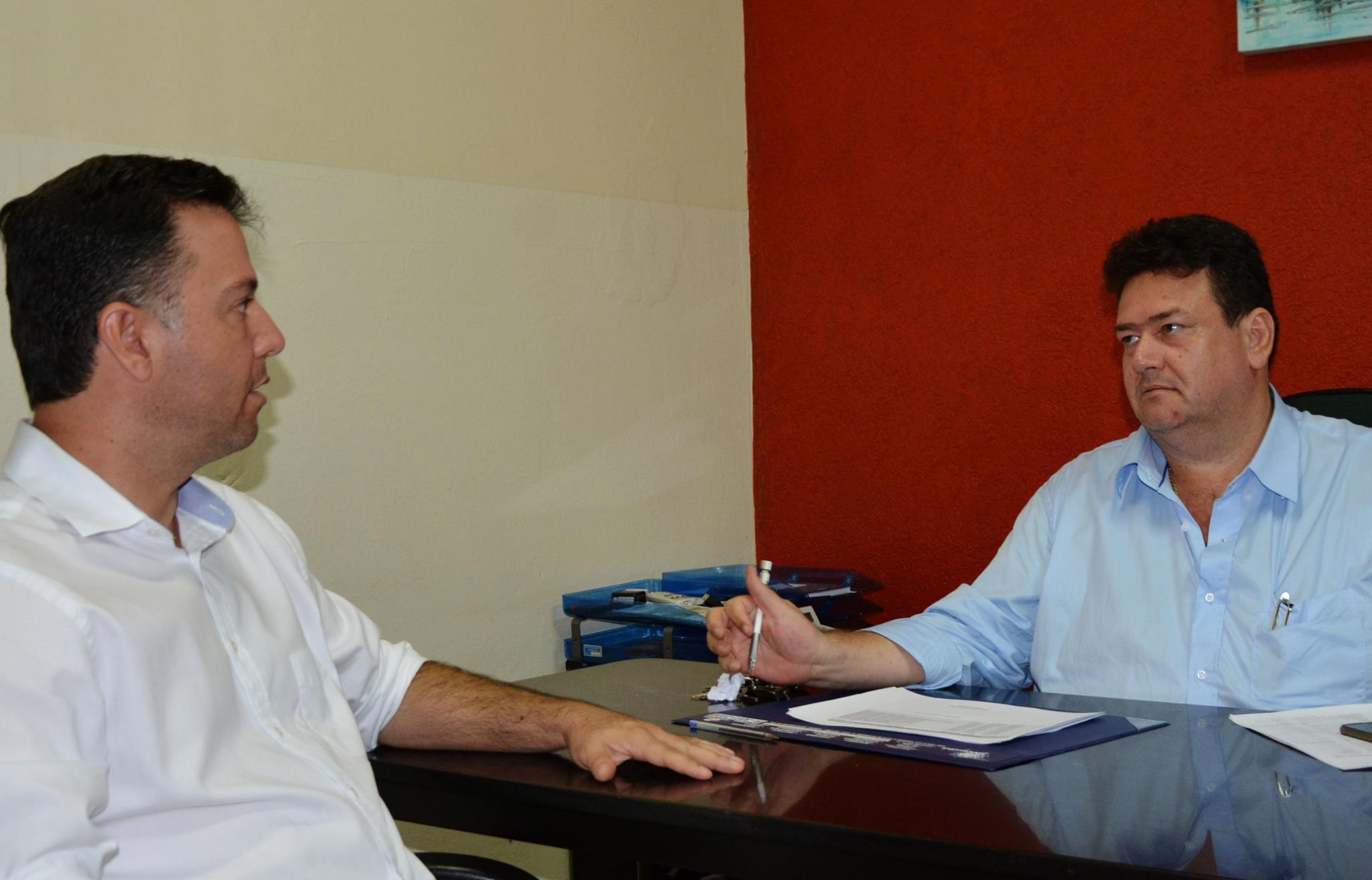 Prefeito paga hoje 13º salário aos servidores de Jardim