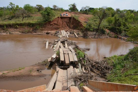 Estado gasta R$ 2 mi com pontes e não resolve problema