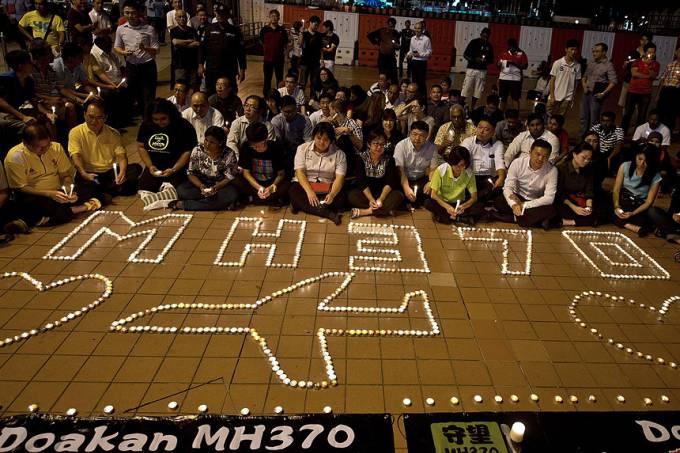Busca por avião da Malaysia é suspensa em definitivo