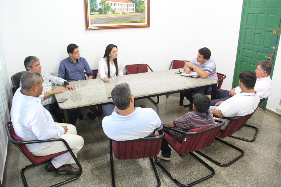 Vereadores de Bela Vista se reúnem com Prefeito para discutir pagamento dos salários