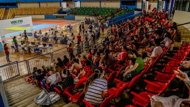 Com estoque em dia, Campo Grande vacinou quase 14 mil pessoas contra Covid-19 em um dia