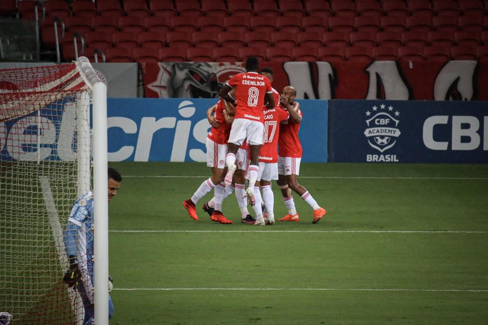 Análise: Inter supera susto, fica a um ponto da liderança e dá peso de final para jogo com São Paulo