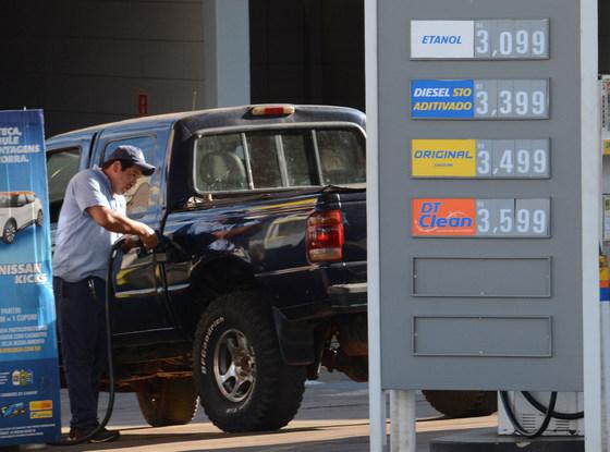 Combustível terá nova alta dia 1º com reajuste da pauta fiscal