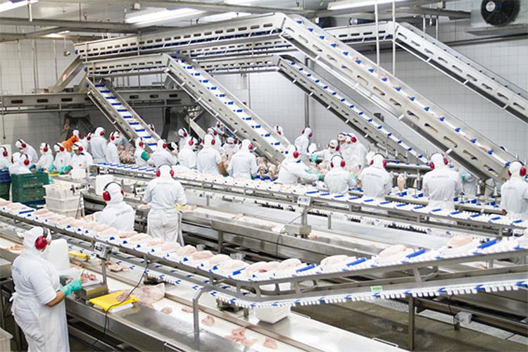 Produção industrial cai 6,6% em 2016