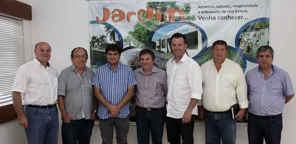 Prefeitos do sudoeste debatem planos intermunicipais de resíduos sólidos