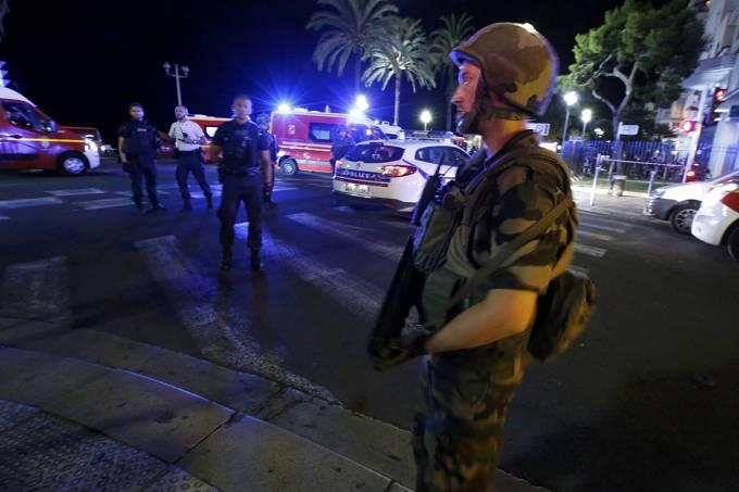 França tem 4ª noite de protestos contra violência policial