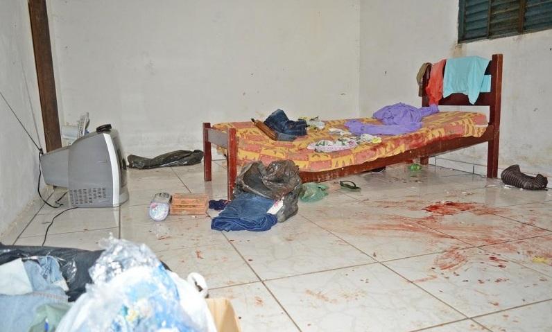 Cinco homens espancam com tijolo vendedor de picolé