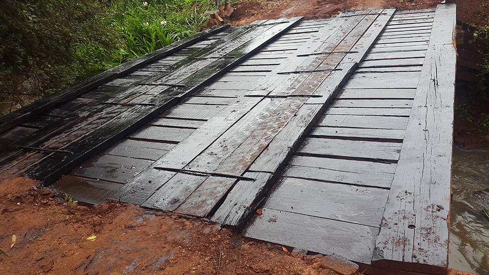 Prefeitura recupera estradas vicinais e pontes de Maracaju