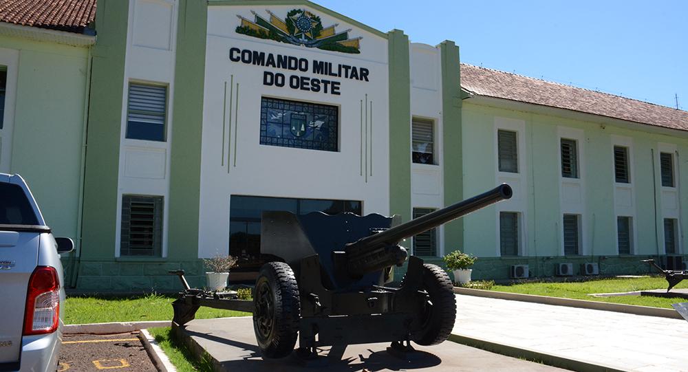 Drones sobrevoam área que teme monitoramento