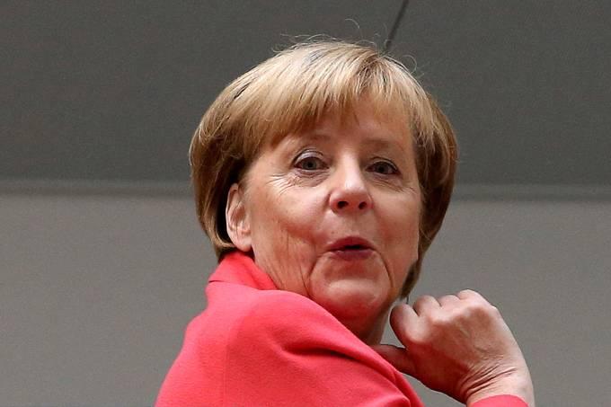 Pesquisa mostra Angela Merkel atrás de seu principal rival