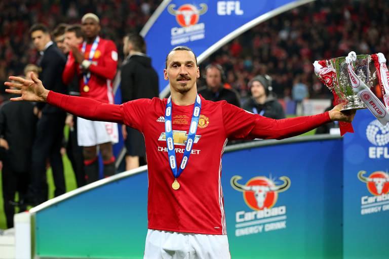 Ibra dá show e Manchester United fatura a Copa da Liga Inglesa
