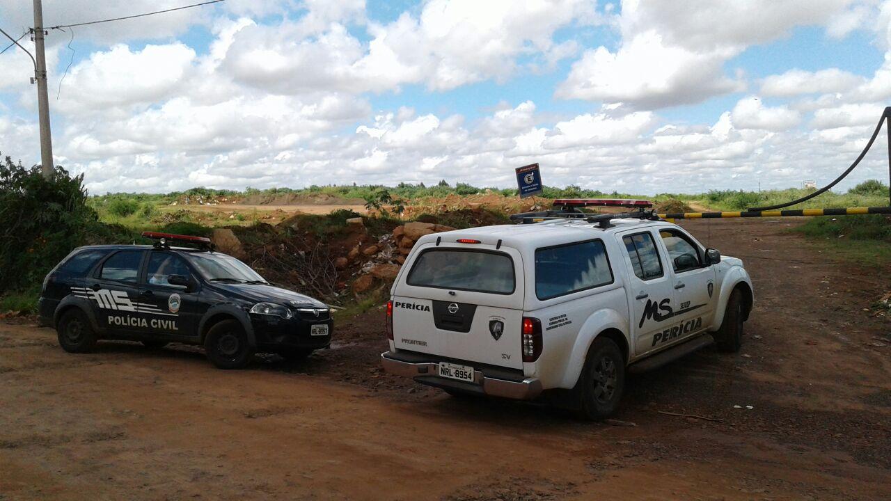 Corpo carbonizado é encontrado em aterro de bairro da capital