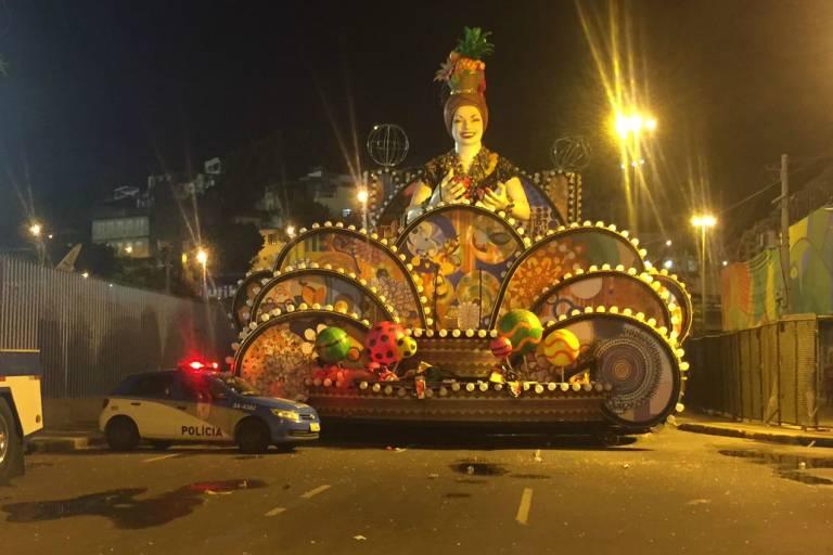 Acidente na Sapucaí: motorista se apresenta à polícia