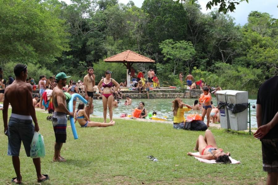 Ecofolia em Bonito atrai multidão para festejar o carnaval