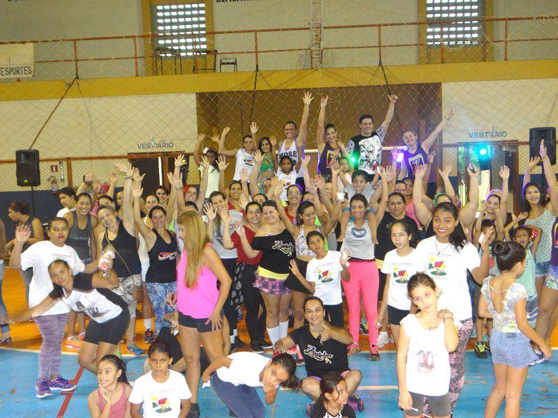 Aulão beneficente de zumba arrecada mais de 150kg em alimentos em Guia Lopes