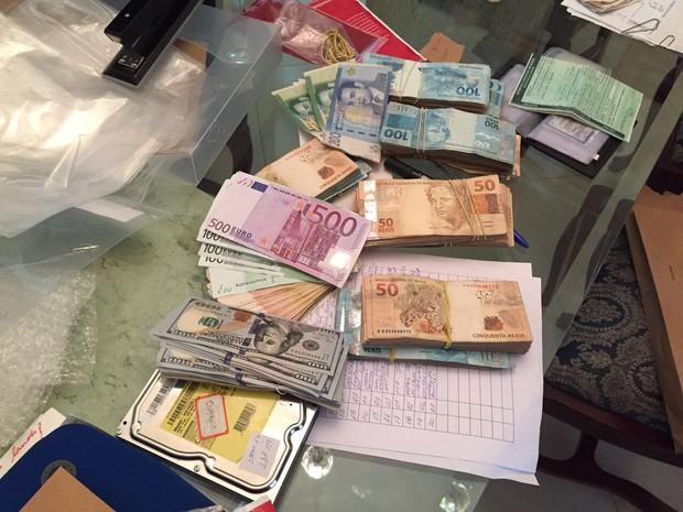 Frigoríficos BRF e JBS são alvos de megaoperação da PF