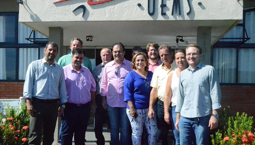 Reunião viabiliza projeto para instalação de curso de Agronomia na UEMS